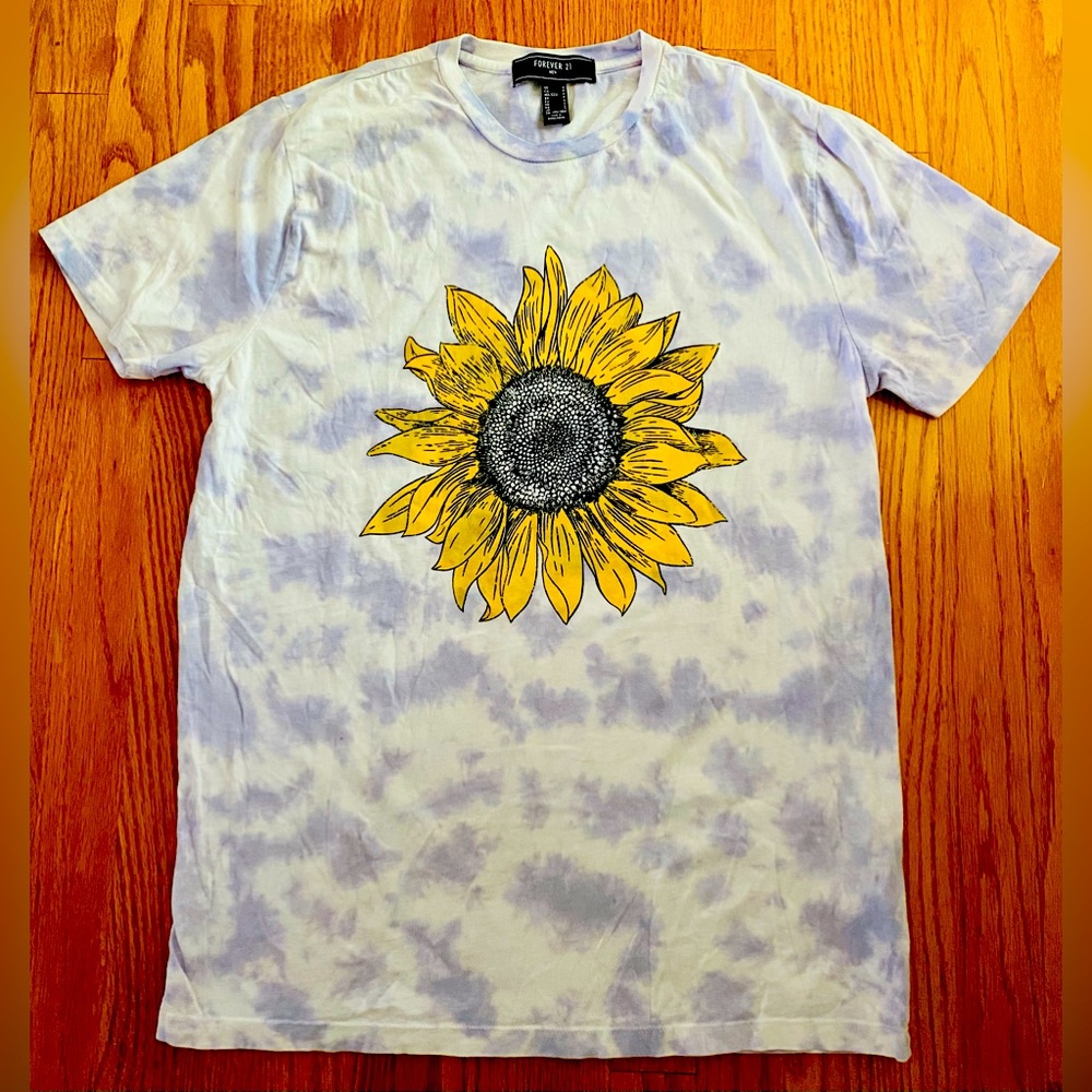 Forever 21 T-Shirt